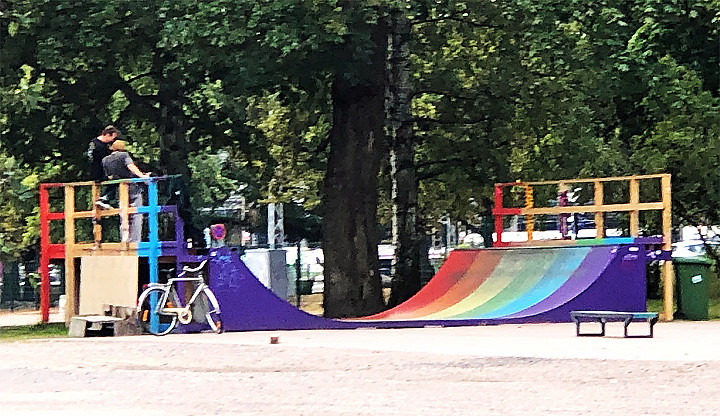 Skeittiramppi Kaisaniemessä