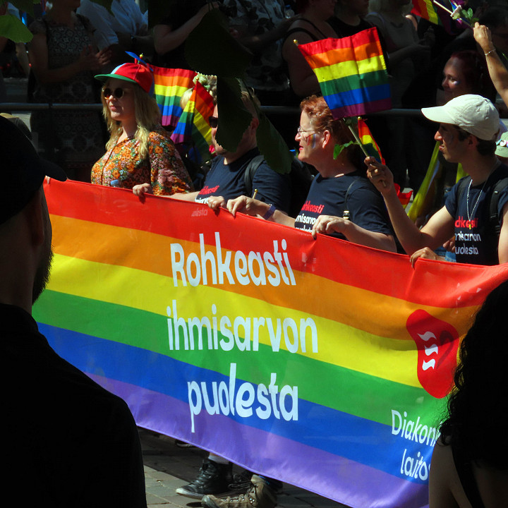 Diakonsissalaitos oli paraatissa omalla ryhmällään